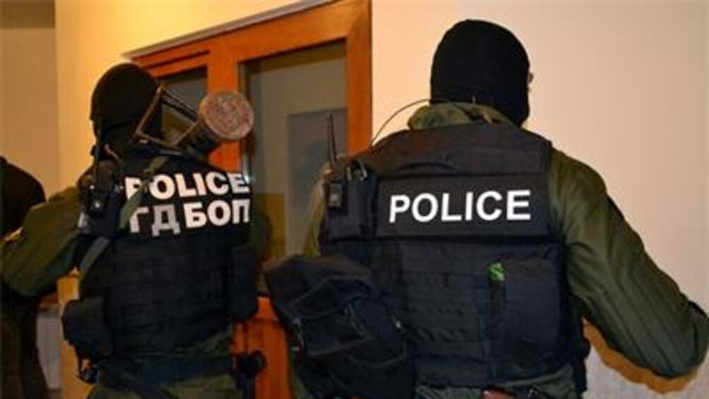 Престъпната група задържана на магистрала Тракия в събота вечерта се