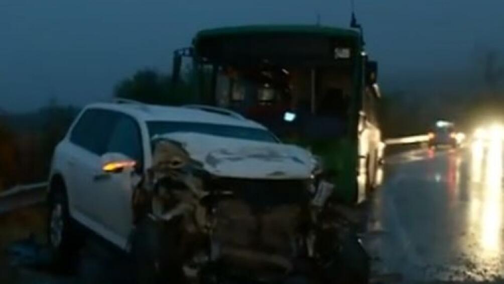 Двама души са пострадали при катастрофа на пътя между Бистрица