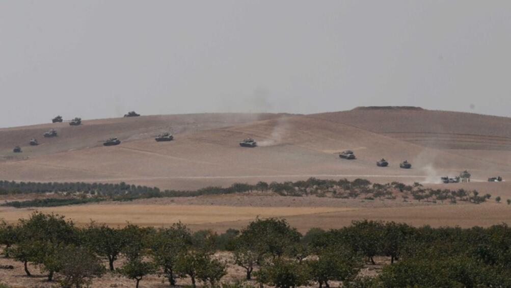 Турски войници и артилерия подпомагат голямо разгръщане на Сирийската свободна