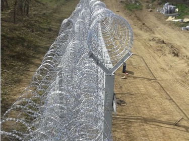 Оградата на турската граница вече е стратегически обект