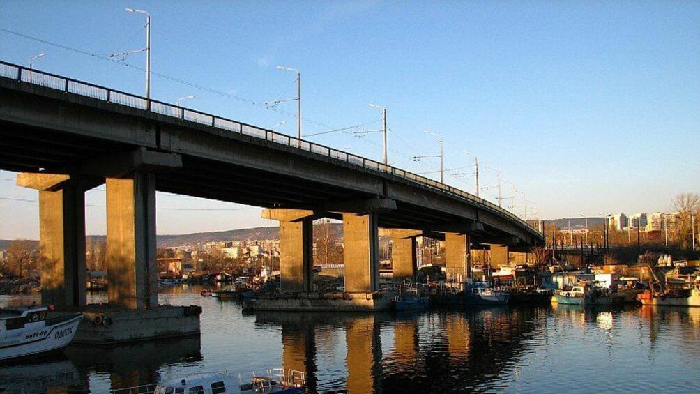Ремонтът на Аспаруховия мост който е част от пътя Варна