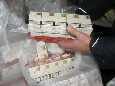 Митничари спипаха 5 тона цигари в Радомирско 