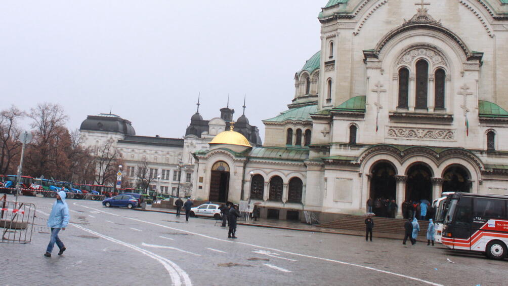 Без повече автобуси около храм паметника Св Александър Невски в София