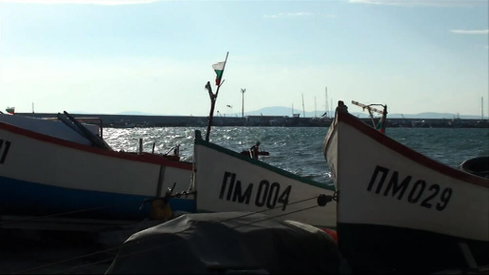 Продължава напрежението сред рибари от Бургаско заради отнети лицензи за