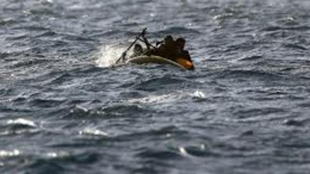 Български кораб е спасил десетки мигранти от лодка във водите