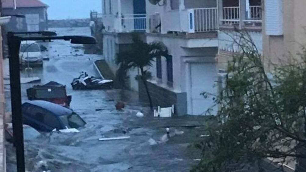 Албанските власти съобщиха днес че заради непрекъснатите валежи има наводнения