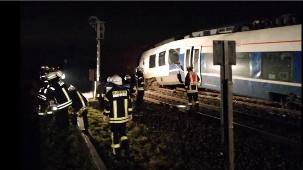 Близо 50 души пострадаха при влакова катастрофа в Германия снощи