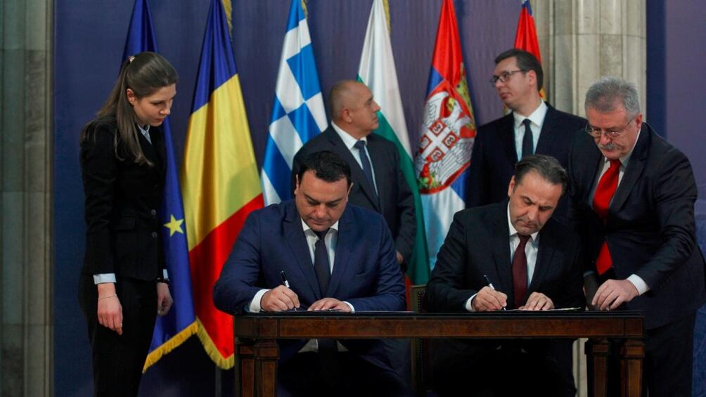 Освен в Македония българските граждани ще могат да използват мобилния
