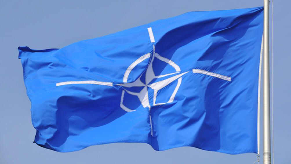 Македония ще стане 30 ят член на НАТО догодина Това заяви