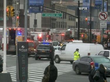 Най-малко 12 загинаха при пожар в Ню Йорк
