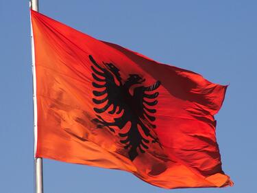 Албански депутати аут от парламента