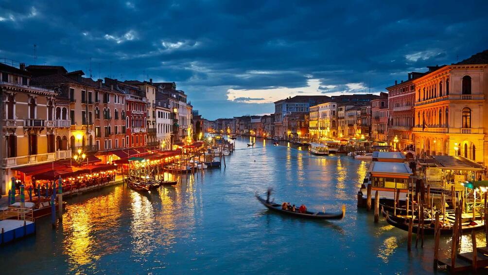 Между митовете и легендите създаването на Венеция привлича през вековете