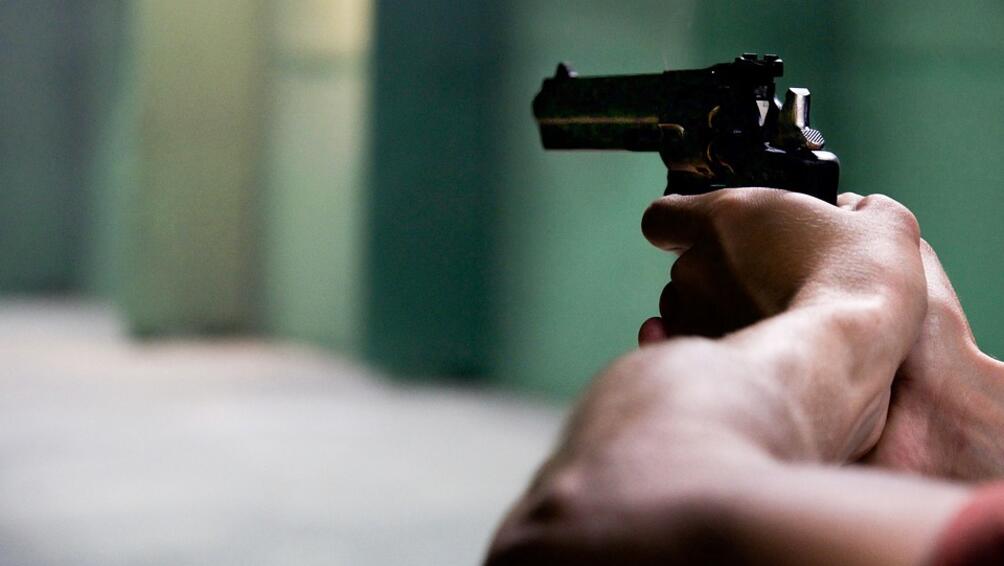 49-годишен бизнесмен загина след стрелба посред бял ден в София.
