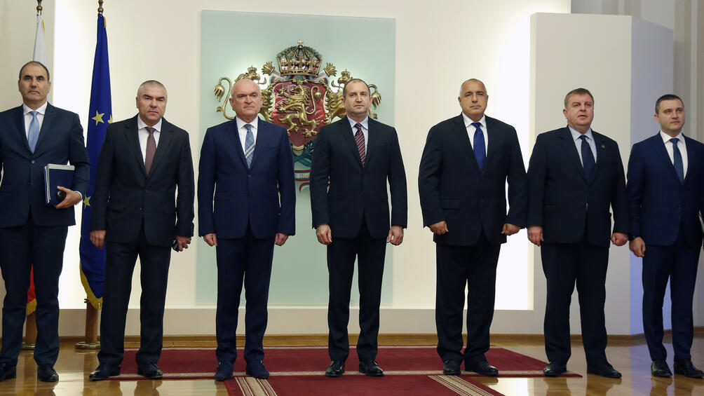 Започна свиканото от президента Румен Радев заседание на Консултативния съвет