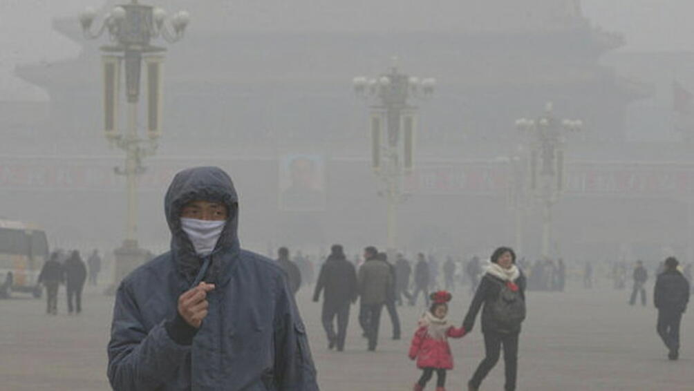 Опасно мръсен въздух отчитат системите в цялата страна от началото