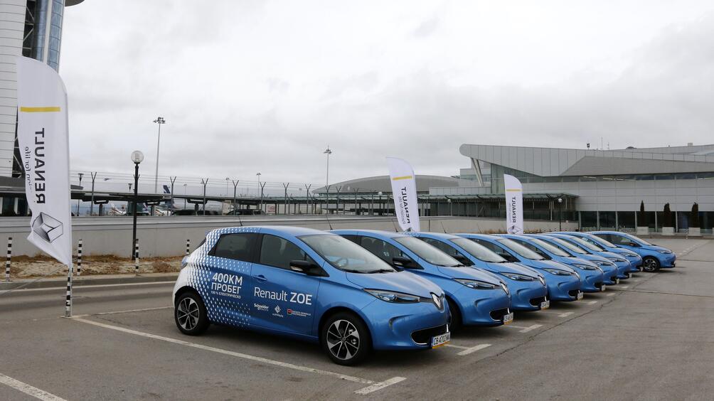 15 електромобила ще превозват делегатите по време на европредседателството Фирмата