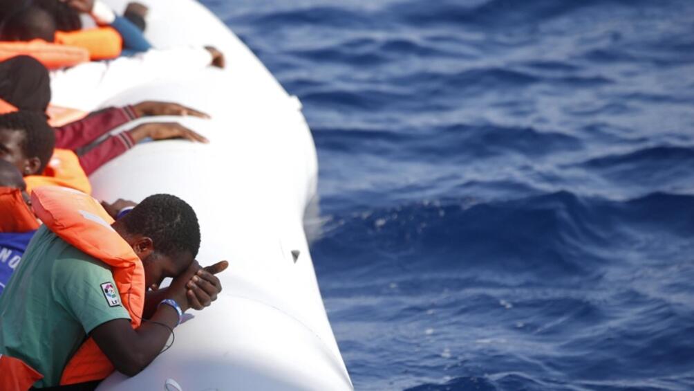 Мароканските спасителни служби откриха телата на 20 мигранти във водите