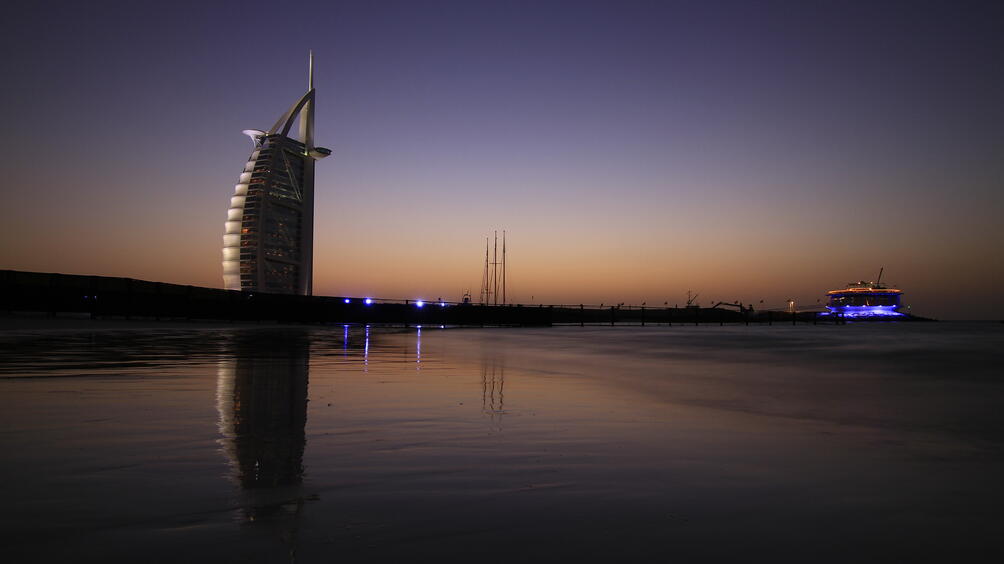 Най-високият хотел в света се открива в понеделник в Дубай,