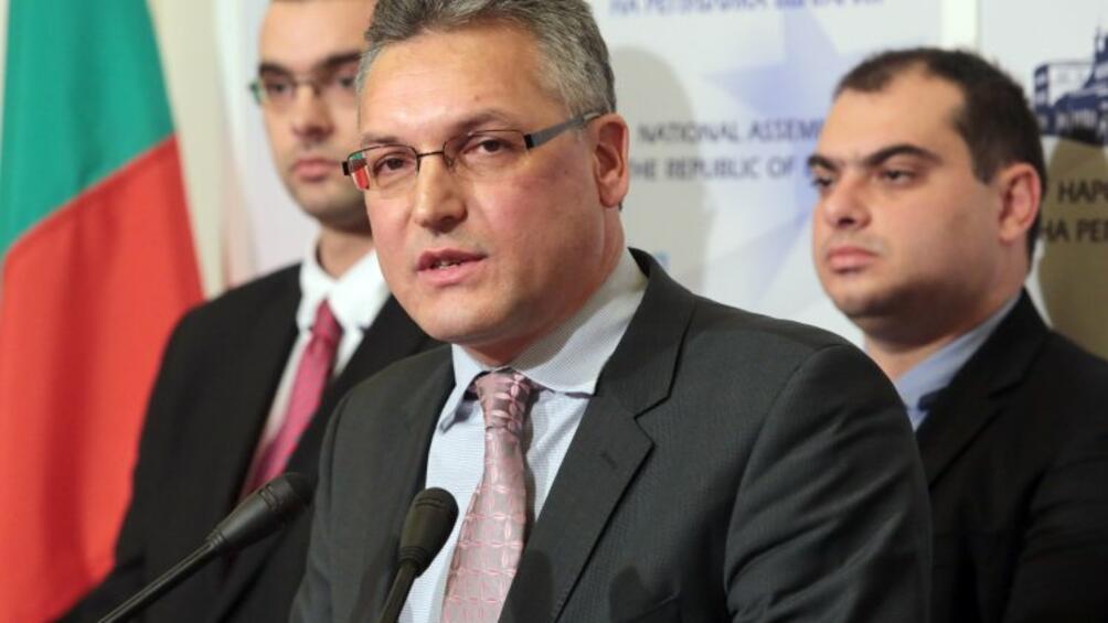 Валери Жаблянов вече не е заместник-председател на Народното събрание. Болшинството