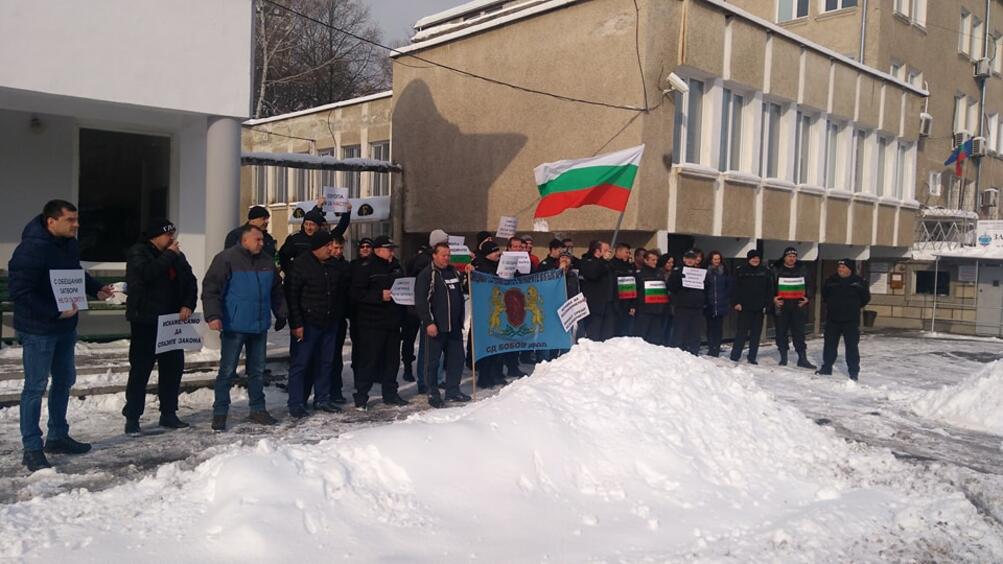 Синдиката на служителите в затворите кани Борисов на протеста си,
