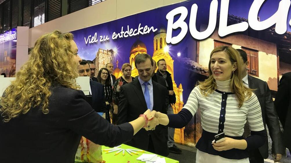 Министърът на туризма Николина Ангелкова откри българския щанд на ITB