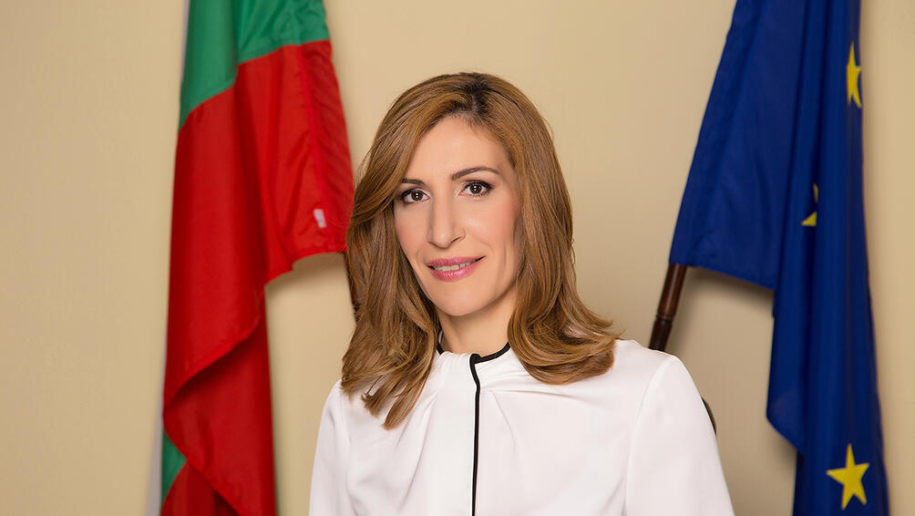 Министърът на туризма Николина Ангелкова откри българския щанд на международното