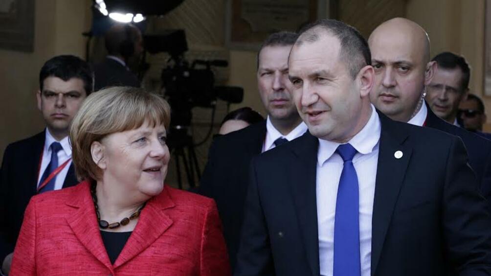 Държавният глава Румен Радев поздрави Ангела Меркел с преизбирането й