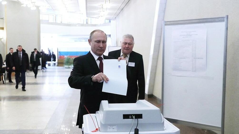 На президентските избори в Русия най много избиратели са дали гласа