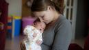 Сърбия ще стимулира с 840 евро раждането на първо дете