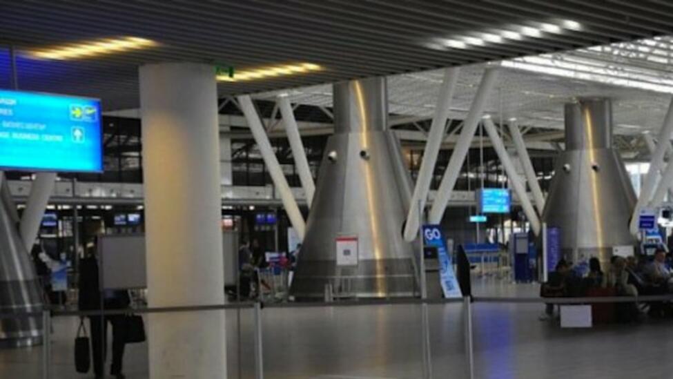 Граничните полицаи на летището в София задържаха тази сутрин 56 годишен гръцки