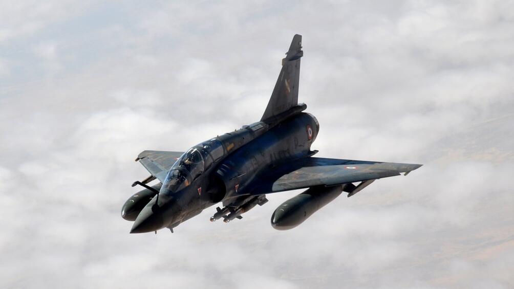 Самолет на гръцките ВВС се разби в Егейско море близо