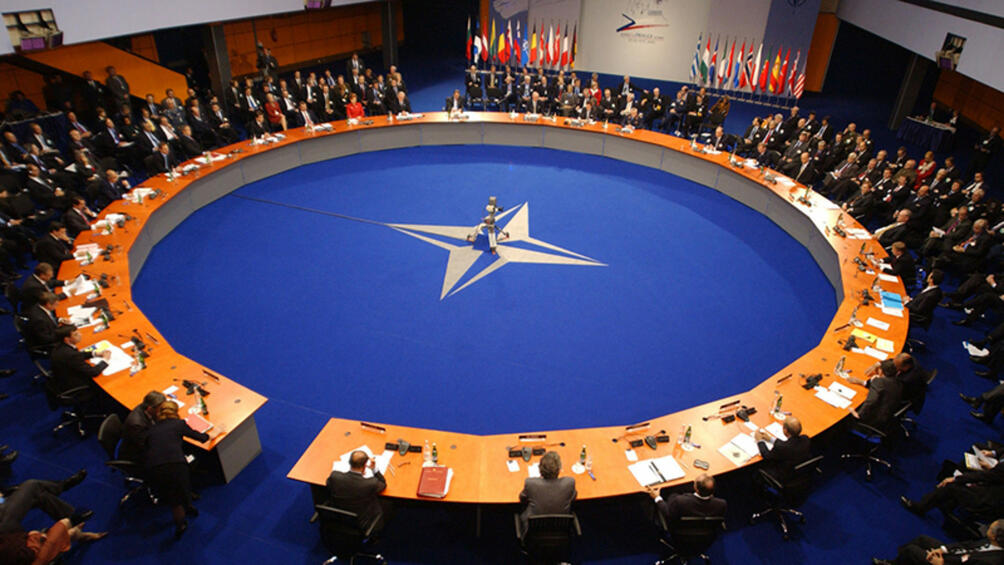 Генералният секретар на НАТО Йенс Столтенберг реагира със съобщение, в