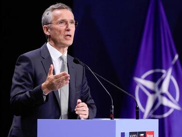 НАТО пас за напрежението между Атина и Анкара