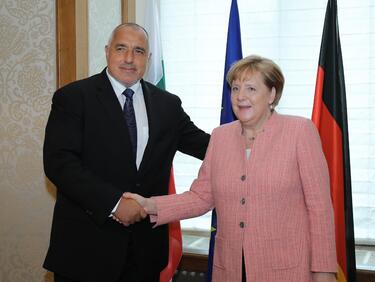 Борисов повдигна пред Меркел въпроса за фалита на български превозвачи