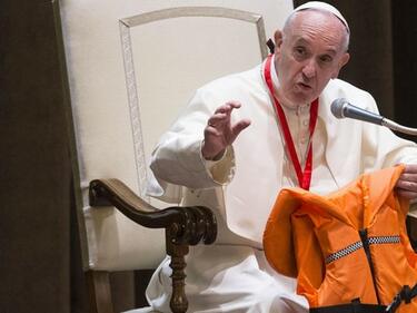 Три подаръка за папа Франциск от България