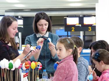 Забавления за децата на празника им на летище „София“