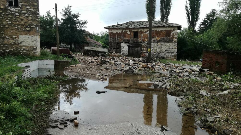 Частично бедствено положение е обявено в Ивайловградско. Причината е поройният