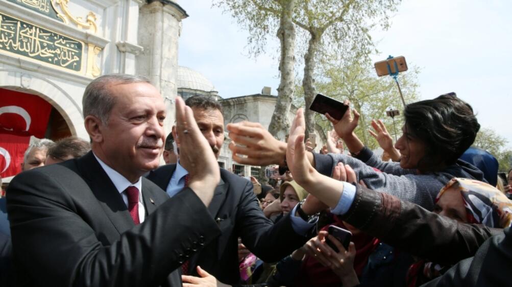 Реджеп Eрдоган встъпва официално в длъжност като президент на Република