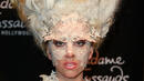 Лейди Гага избегна атака с яйца