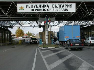Интензивен е трафикът за товарни автомобили на изход на ГКПП "Капитан Андреево"
