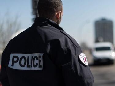 Евакуация на парижко летище заради фалшиви оръжия
