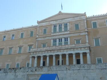 Гръцкият парламент гласува вота на Ципрас
