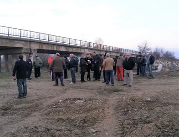 Село Розова на протест срещу подкопаване на мост