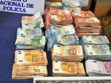Шофьор на инкасо автомобил задигна 1 млн. евро в Париж
