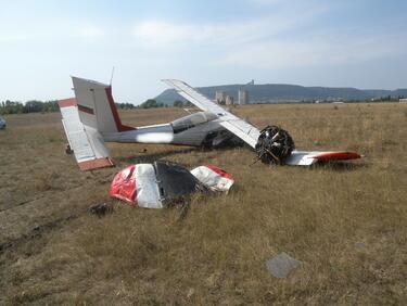 Самолет падна в Пловдивско, двама загинаха
