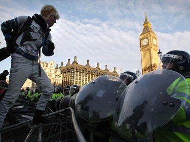 Студенти на протест и в Лондон