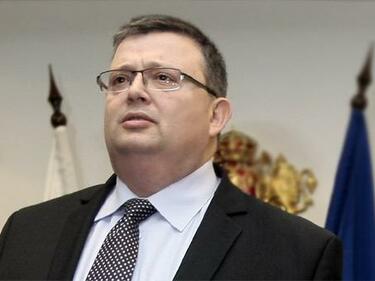 Радев е подранил с консултациите за нов главен прокурор, смята Цацаров