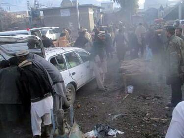 Пакистански военен самолет падна в жилищен комплекс, има жертви