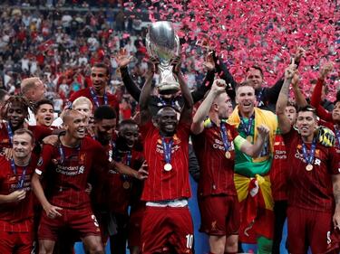 Истанбул пак донесе триумф за Ливърпул, Суперкупата на Европа е червена след дузпи
