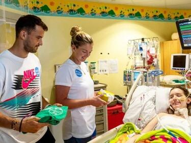 Страхотна постъпка на Гришо - посети тежко болни деца в Синсинати